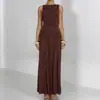 Moda Feminina Nova Outono 2026: Vestido Elegante Europeu e Americano para o Dia a Dia, Vestido Longo Sem Mangas Plissado de Corte Justo