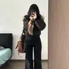 Chaqueta de Algodón con Capucha y Cuello Grande de Piel para Mujer, Nueva de Invierno 2026 Gruesa Corta Versátil Abrigo de Algodón para Figuras Pequeñas