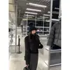 ¡La "Línea de Relajación Chica Blanca" de Ouyang es tan Suave y Acogedora con una Sensación de Terciopelo! Es un Abrigo Cálido y Ecológico de Lana de Cordero Sintética para Invierno