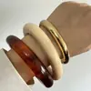 Joias Vintage Transfronteiriças Europeias e Americanas, Anel Liso de Metal, Pulseira Larga Brilhante, Acessório de Mão Geométrico da Moda em Acrílico Degradê