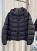 Chamarra de Plumas Acanalada Estilo Coreano para Mujer con Capucha 2026 Casual Corta Gruesa de Plumón de Pato Blanco Estilo Pan Relleno Ropa Exterior de Moda