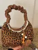 Bolsa de Mão Estilo Coreano Transfronteiriça de Nicho com Estampa de Leopardo para Mulheres Outono 2026 Nova Elegante Plissada de Luxo Leve para Ombro Transversal