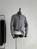 Suéter Masculino de Tricô com Gola Henley Falso de Duas Peças Leve de Luxo Malha Trançada Nicho Minimalista Textura Trançada Confortável Quente