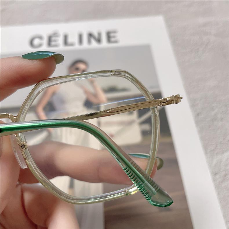 66F5556749C0F832D95B6C0CEE9B73