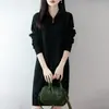 Vestido de mujer de longitud media hecho de lana pura, tejido, nuevo estilo otoño e invierno, con cremallera y diseño de punto trenzado semiabierto, casual y grueso