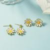 Nuevos y modernos pendientes de botón con margaritas frescas japonesas y coreanas para mujer, pendientes pequeños y elegantes con gotas de aceite simples 2020