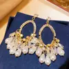 Pendientes de Flor de Perla con Circonita Incrustada de Diamantes de Lujo, Pendientes de Moda de Lujo Ligero y Gama Alta, Pendientes de Estilo Europeo y Americano con un Diseño de Nicho