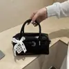 Bolsa de Mão Transfronteiriça para Novos Commuters Femininos, Nova Bolsa de Mão Tendência de Nicho Verão 2026, Bolsa Bowling de Grande Capacidade