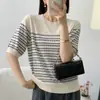 Nova Coleção Primavera/Verão 2026 Camiseta Manga Curta Moda Gola Redonda Jacquard Listrado Preto e Branco Malha de Liocel Top para Mulheres
