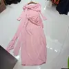 Vestido Sexy de Hombro Único con Falda Larga Plisada Adelgazante, Diseño de Cinta de Nicho Europeo, Americano y Australiano