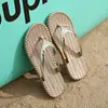 Chanclas con Suelas Brillantes para Mujer, Adecuadas para Viajes al Aire Libre, Sandalias Planas de Playa, Zapatos de Playa Resistentes al Desgaste y Antideslizantes