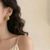 Brincos Redondos Únicos com Design Retrô Envoltos em Seda para Mulheres, Estilo Minimalista da Moda, Doces e Descolados, Brincos Distintivos com Pino de Prata