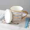 Caneca Cerâmica Listrada Dourada e Prateada Moda Simples Moderna para Escritório Casa Chá com Aroma de Leite Copo de Água com Tampa