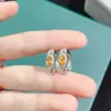 Los Pendientes Naturales Fanta Están Llenos de Brillo, Presentando una Piedra Principal Grande de 4*6 mm, Elaborados con Precisión en Plata de Ley 925, Perfectos para Fiestas