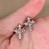 Los Pendientes Populares de Diseño Nicho de Xiaohongshu con Flor de Lirio Rosa Cepillado y Diamantes Son Versátiles, Simples y de Lujo Ligero para Envío Directo