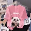 Camiseta Branca Fofa de Panda com Manga Curta e Corte Solto para Mulheres, Novo Design de Verão 2026 Meia Manga, Camiseta Plus Size