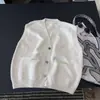 2026 Novo Colete Fashionável Estilo Coreano com Decote V Sem Mangas para Mulheres, Caimento Solto, Emagrecedor, Top Versátil com Bolsos de Botão