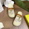 Nuevas mules de gato KT caladas de punta cerrada para mujer, nuevo modelo de verano, ligeras y súper estilosas, zuecos antideslizantes ultrapopulares