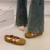 Sapatilhas de Design Nicho Estilo Coreano Sapatos Mary Jane para Mulheres, Sapatos Pequenos de Couro, Sapatilhas Retrô Francesas com Botão Duplo para Outono e Inverno