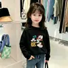 Camiseta base estilosa de algodão puro com estampa de desenho animado da moda para bebês meninas, roupa de primavera, nova camiseta de manga comprida para meninas na primavera e no outono