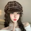 Sombrero de mujer de moda para otoño e invierno, ala de cuero a cuadros, sombrero octogonal vintage, circunferencia de cabeza grande, hace que la cara se vea más pequeña, sombrero de artista, versátil y moderno