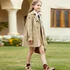 Gabardina para Niña, Conjunto Estilo Británico Primavera y Otoño, Nuevo Modelo 2026 Abrigo Infantil, Ropa Elegante de Longitud Media para Niñas