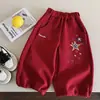 Calça Longa Infantil 2026 Outono Novidades Meninos e Meninas Calça Reta Bordada Bebê Patch Estrela Estilo Coreano Calça Jogger