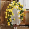 Treliças de Flores Artificiais Enroladas na Sala de Estar para Decoração, Rosas Amarelas Rosas Artificiais Arranjo em Cascata Plantas Atacado