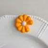 Pintado Goteo de Aceite Agujero Grande Flor Margarita DIY Funda para Teléfono Materiales de Decoración Hechos a Mano Accesorios Coloridos Piezas Pequeñas