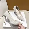Sapatilhas Femininas Estilo Chanel 2025 Novo Estilo Socialite Francês Moda Bico Fino Versátil Elegante Sapatilhas Femininas de Bico Baixo