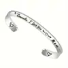 Pulsera Abierta de Acero Inoxidable Estilo Europeo y Americano, Pulsera en Forma de C para Mujer con Patrón de Logo Grabado y Texto, Versátil y Elegante