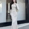 Vestido Interior de Terciopelo de Primavera y Otoño Transfronterizo para Mujer, Cuello Alto Negro Apilado, Vestido de Cola de Pez Ajustado a la Cadera, Elegante Vestido Largo de Corte Entallado para Fiestas