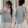 Blusa de Tricô com Manga Curta e Botões nas Costas, Fenda nas Costas, Roupa de Verão, Suéter Fino de Seda Brilhante de Manga Curta, Camisa Feminina de Manga Longa com Recortes