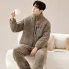 Novas Roupas de Casa Outono e Inverno Pijamas Masculinos Série Guifei de Veludo Cores Claras Acolchoado Quente de Três Camadas com Forro de Fleece