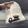 Gorro de Punto Bordado 3D Rey Transfronterizo, Gorro Cálido de Otoño e Invierno con Puño, Gorro de Calle Europeo y Americano para Parejas