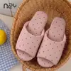 Zapatillas de Casa para Mujer de la Fábrica de Zapatos Qidan, Antideslizantes, Cómodas, de Suela Suave, Algodón, Adecuadas para Todas las Estaciones, Simples, Zapatillas Silenciosas para el Suelo para Hombres