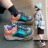 Zapatos Deportivos Casuales para Niños 2026 Modelo Nuevo de Primavera Versátiles Simples para Niñas Zapatos Forrest Gump Suela Suave Antideslizantes para Niños