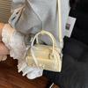 Bolsa de Mão Pequena da Moda para Mulheres Verão 2025 Nova Moda Design de Nicho Bolsa Transversal Bolsa de Mão Moda Bolsa Bowling