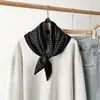 Bufanda de Algodón Lino Seda Espiga de Moda y Versátil con Estampado de Cadena de Alta Gama, Bufanda Decorativa para Cuello, Bufanda para Mujer al por Mayor