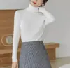 Camiseta básica de punto de cuello alto grueso de hilo hilado con núcleo de lana de dos piezas para mujer, nuevo suéter de otoño e invierno con sensación de alta gama, top ajustado