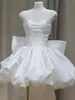 Vestido de noiva leve com toque de alta qualidade, sem alças, cor sólida, estilo curto, com laço de borboleta, adequado para casamentos, noivados, cerimônias de registro e apresentações de palco