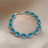 Pulseira Europeia e Americana Exquisita com Fecho Quadrado e Pingente Gota de Zircônia Azul, Pulseira de Luxo Leve de Alta Qualidade, Acessório de Mão Moderno e Elegante
