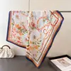 Pañuelo Cuadrado de Imitación Seda con Estampado de Cadena Floral Chal Versátil Bufanda de Cuello de Gama Alta Pañuelo para la Cabeza Pañuelo de Seda Bufanda para Mujer