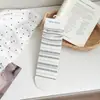 Meias Femininas de Verão com Laço, Estilo Fino Respirável, Estilo Japonês Fresco e Doce, Cor Cinza, Meias Simples de Cano Médio