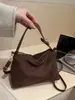 Bolso Retro Esmerilado de Nicho para Axila Bolso Tote de Hombro Nuevo de Invierno para Mujer Bolso Cruzado Versátil de Gamuza