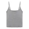 Camisola Branca Sexy para Garotas Quentes com Bojos, Projetada para Ser Usada por Fora ou por Dentro, Apresentando um Design Emagrecedor e Top Elegante para Camada Base
