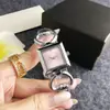 Reloj de pulsera retro japonés y coreano, reloj cuadrado minimalista de aleación dorada, adecuado para citas diarias, versátil y elegante, reloj de cuarzo para parejas