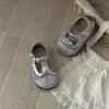 Sandalias de Malla para Niñas con Punta Cerrada, Estilo Verano 2026, Zapatos Transpirables Huecos de Princesa, Zapatos Planos Mary Jane con Moño