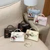 Bolsa Kelly de Moda Texturizada Estilo Francês, Bolsa Pequena Exquisita de Luxo Leve de Nicho com um Toque de Alto Padrão, Adequada para o Trabalho e Uso Diário como Bolsa Transversal