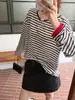 Camiseta blusa rayada de protección solar relajada, fina para principios de otoño, casual, corte ajustado, cuello redondo, top básico
